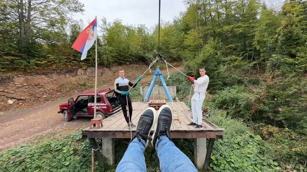 Neverovatna turistička atrakcija, a sve je počelo od jedne sajle: Zlatiborski zipline u selu Ljubiš najduži u regionu - upravo ovako izgleda spust (FOTO)