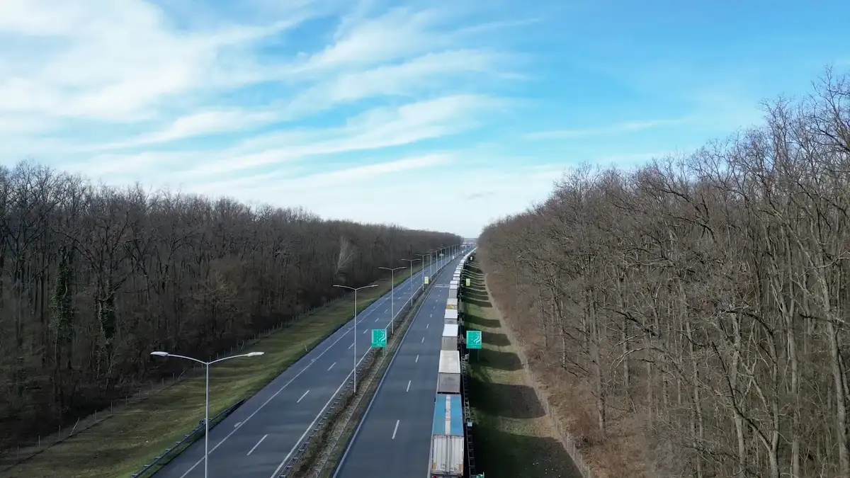 Velike gužve na izlazu iz Srbije: Na Batrovcima se čeka tri sata, na Horgošu 90 minuta