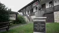 Knez Aleksa gleda ponosno i pravo: Ovo je prava istina o spomeniku iz Kosjerića koji se okreće - nakon 10 godina radi se rekonstrukcija biste (FOTO)(VIDEO)