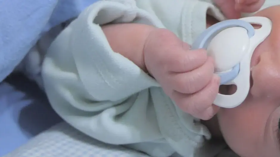 Beba nije htela da čeka i da se u stomaku vozi do porodilišta: Žena se porodila ispred kuće u Zeti - na svet stigao zdrav dečak