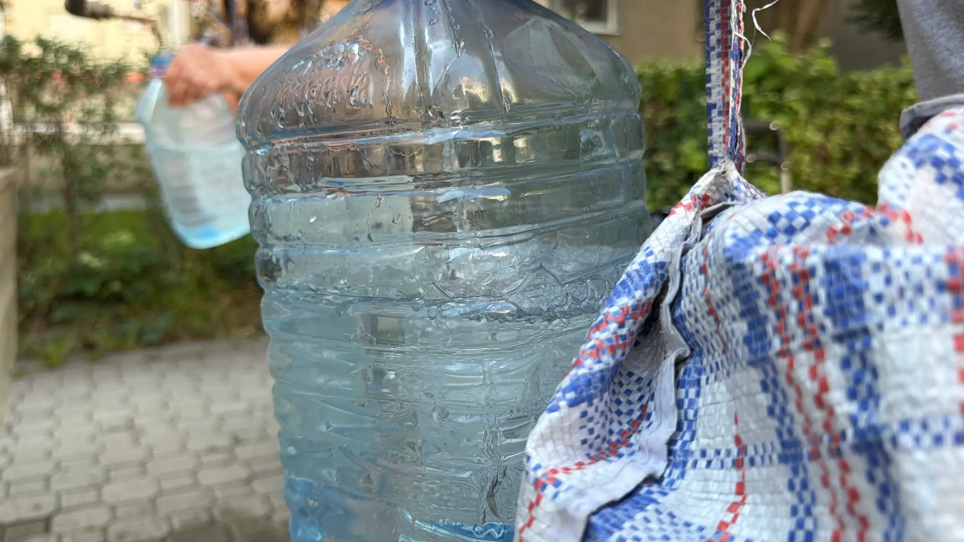 Nema mesta panici, Čačani imaju tehničku vodu: Inženjeri i radnici sve vreme rade na sanaciji novog kvara - rezerve dovoljne za osam sati