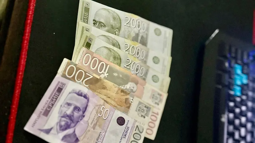 Počela isplata julskih penzija, danas novac stiže prvoj grupi korisnika