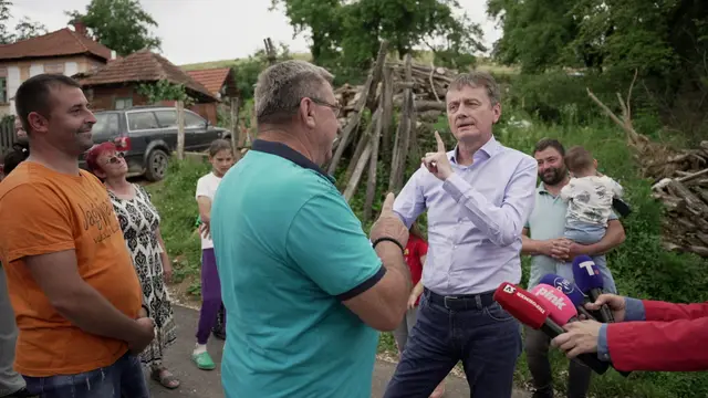 Glišić u poseti porodici Gerzić u Viči Foto RINA