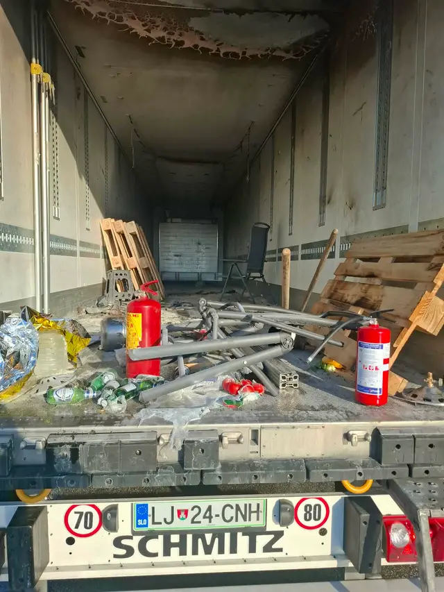 Eksplodirala plinska boca u kamionu, četiri vozača povređena Foto RINA (6)