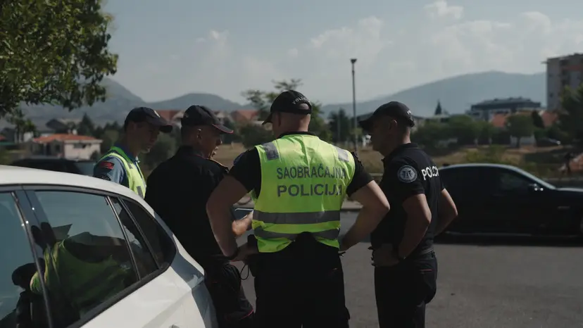 Novi radari vrebaju vozače širom Crne Gore, gotovo ih je nemoguće uočiti: Snimaju bez prisustva policije, kazna stiže na kućnu adresu (FOTO)(VIDEO)