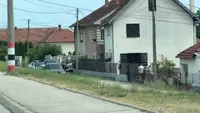 Filmska potera za vozačem BMW džipa u Čačku: Policija ga stigla i stavila lisice na ruke - ovo su snimci sa lica mesta (FOTO)(VIDEO)