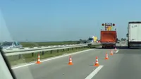 Električno vozilo udarilo u putarski kamion: Saobraćajna nezgoda na auto-putu Miloš Veliki kod Obrenovca (FOTO)