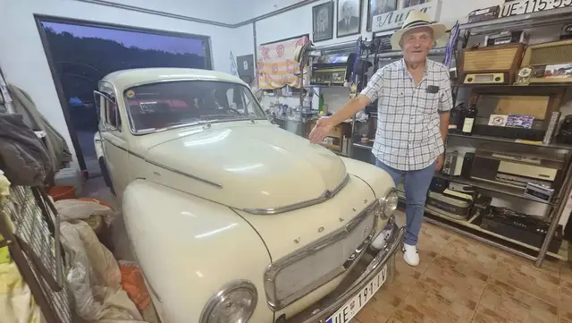 Petar kreće na put sa svojim oldtajmerom / foto: Privatna arhiva