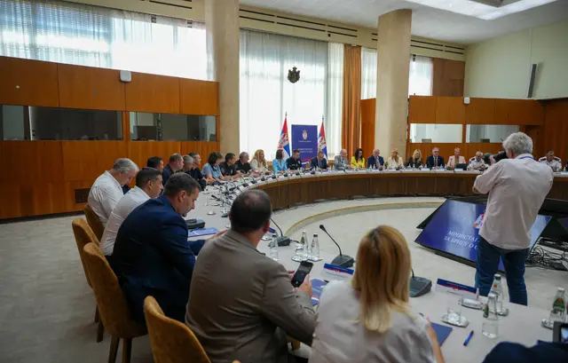 Dobrovoljna vatrogasna društva – dodela bespovratnih sredstava – Foto MUP Srbije