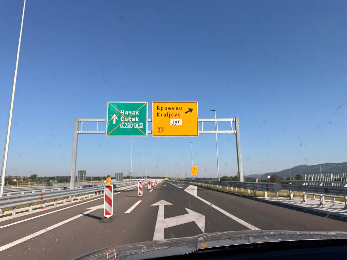 Zatvoreni putevi ka Sjenici i Bajinoj Bašti: Obustave kod Kušića i na Debelom brdu - evo kuda vozači moraju da zaobiđu