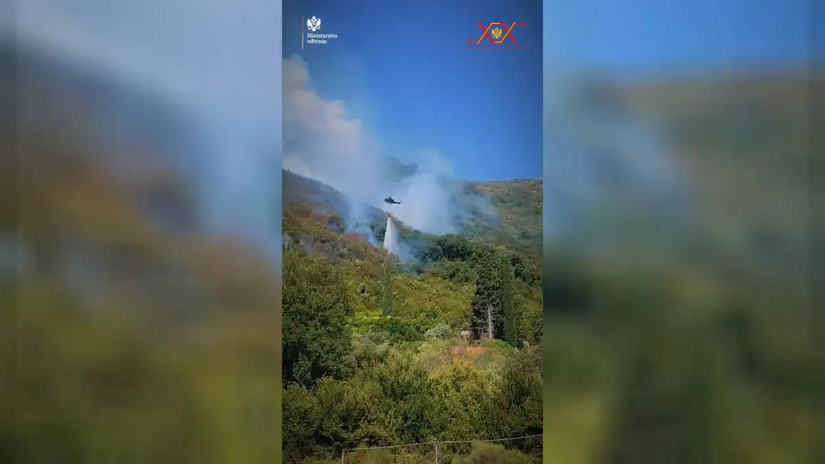 Crnogorci digli svoje moćno leteće oružje, helikopteri „Bell 412” iznad Herceg Novog: Piloti vojske udaraju na požar iz vazduha (FOTO)(VIDEO)