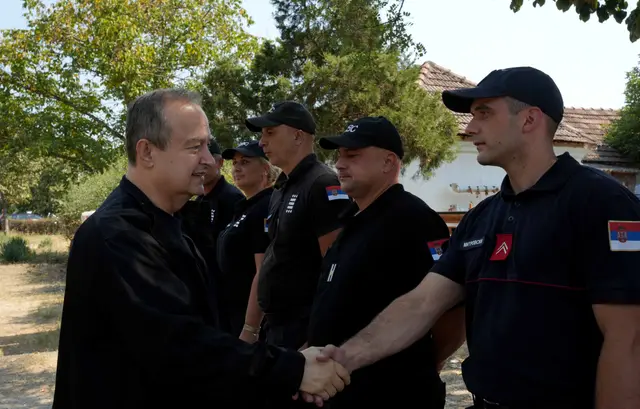 Požar u Deliblatskoj peščari i obilazak Ivice Dačića - Foto: Ministarstvo unutrašnjih poslova Srbije