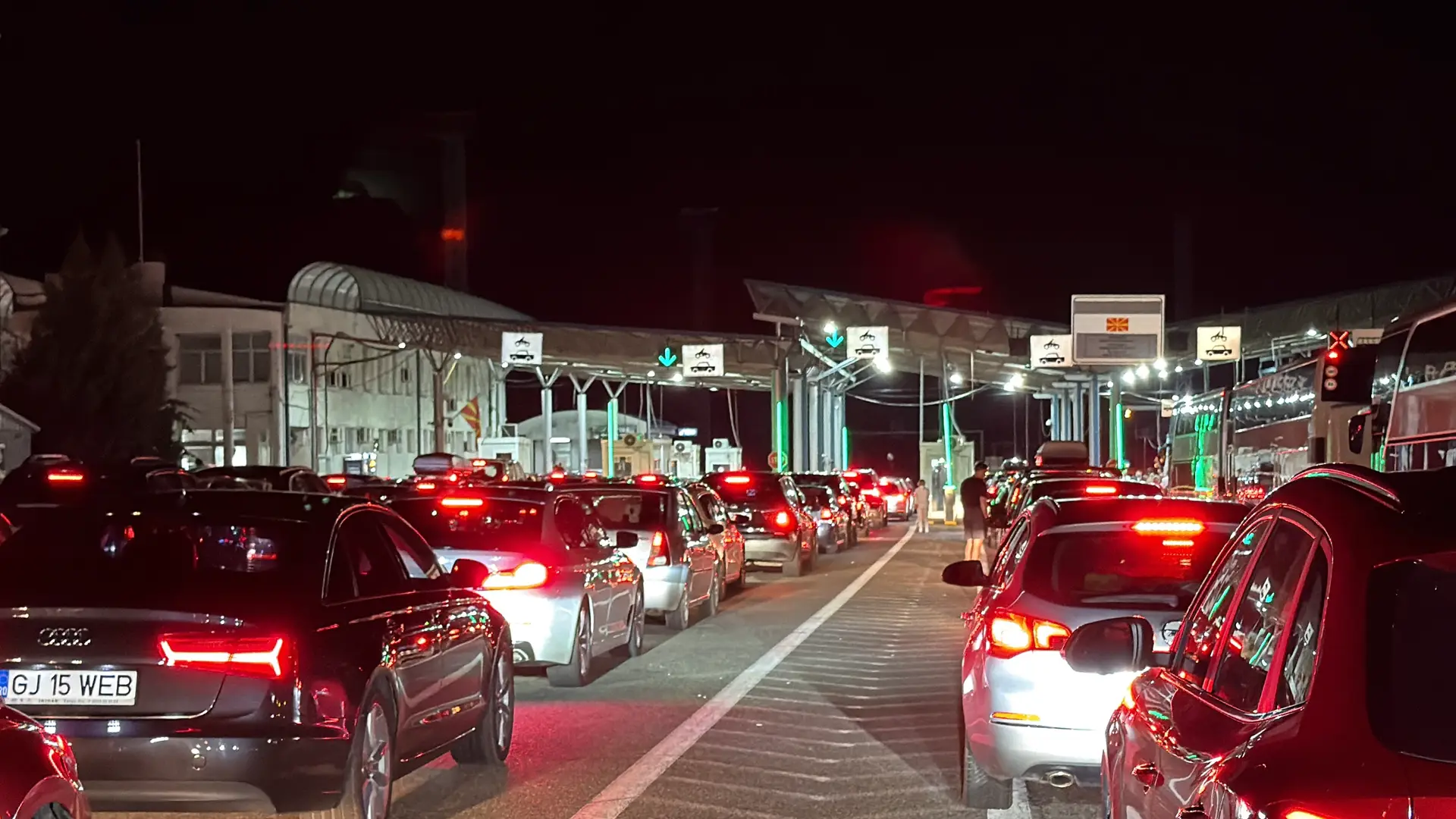 Ne prestaje kolaps na graničnim prelazima: Na Batrovcima se jutros čekalo čak sedam sati