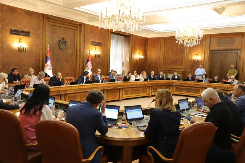 Penzionerima pomoć do 35.000 dinara, minimalac od 2027. godine 70.470: Vlada Srbije utvrdila paket mera za građane (FOTO)