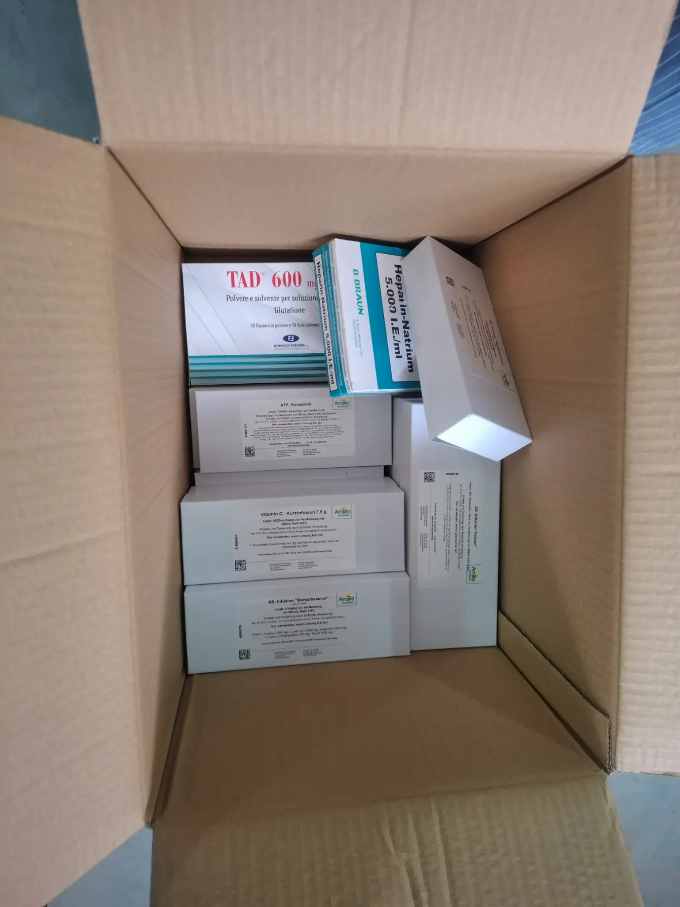 Carinici otvorili kombi, pa ostali u čudu: U selidbenim stvarima krili medicinsku opremu vrednu skoro 40.000 evra (FOTO)