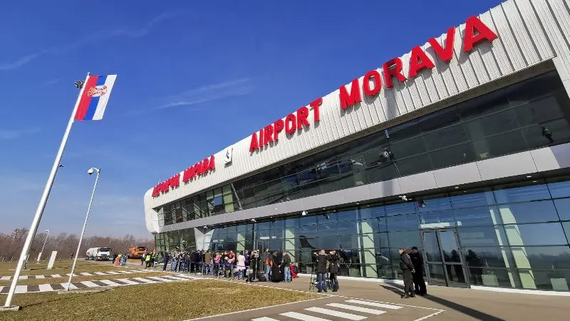 Duplo više putnika ovog septembra: Aerodrom Lađevci u srcu Srbije sve popularniji među građanima - do Tivta se leti sve do kraja oktobra