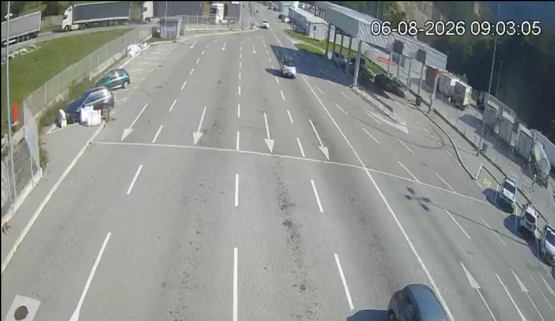NEMA ŽIVE DUŠE NA IZLAZU IZ SRBIJE: Sablasno prazni prelazi ka Crnoj Gori, idealan trenutak za put (FOTO)