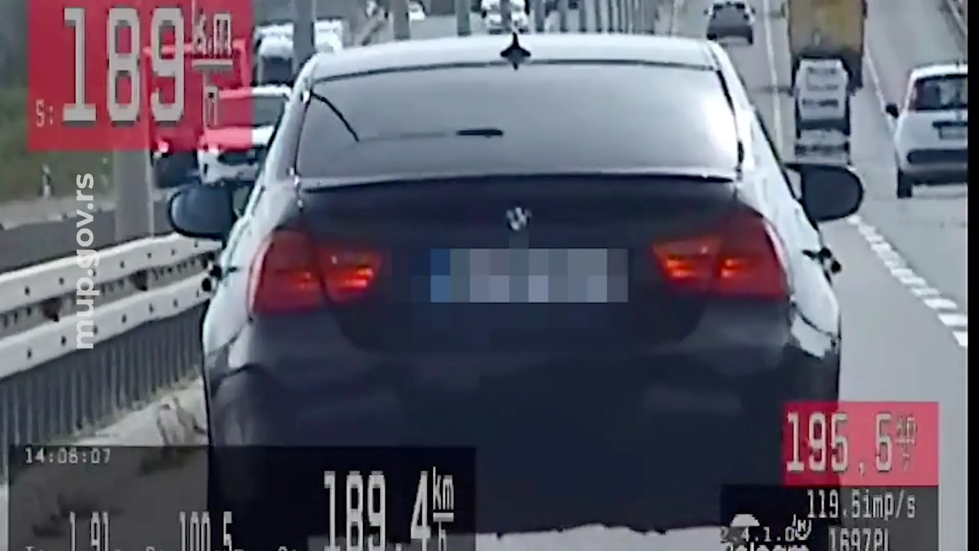 GAS DO DASKE KOD PANČEVA: Trojica jurila BMW-om i audijima do 216 na sat, policija ih za samo jedan čas skinula sa puta (VIDEO)